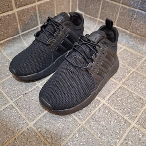 Adidas baby shoes size: 7 1/2 K